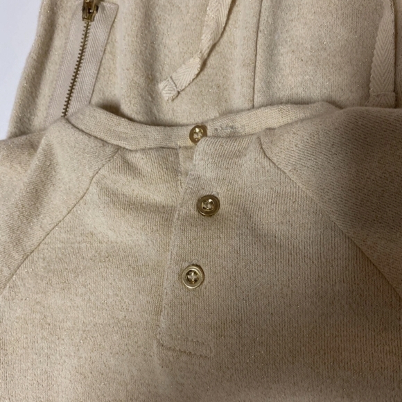 🛍️4 For $15🛍️Kardashian Kids Cream Sweatshirt and Jogger Set Cream/Gold Style - Picture 8 of 9